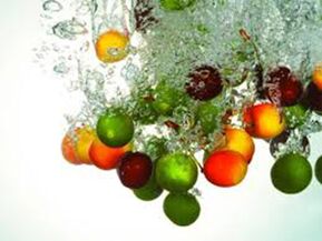 Peeling de frutas con ácidos de frutas, gracias al cual se renuevan las células de la piel. 