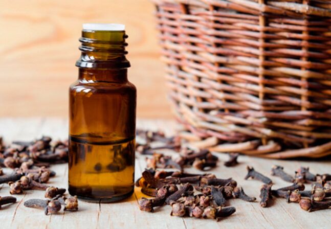 Las guías de aromaterapia favorecen el aceite de clavo